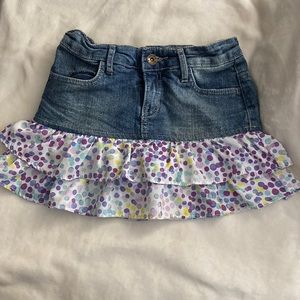 NWOT Girls DKNY Denim shorts with purple blue dot trim with front pockets size 8